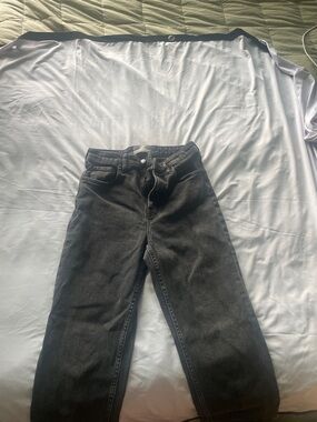 Everlane Straight Leg Jeans in Washed Black